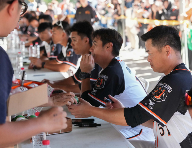 胡金龍引退年先想未來 若當教練要嚴格訓練陳鏞基 | 華視新聞