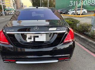 高雄某私校董事長涉掛假車牌 遭警攔查送辦