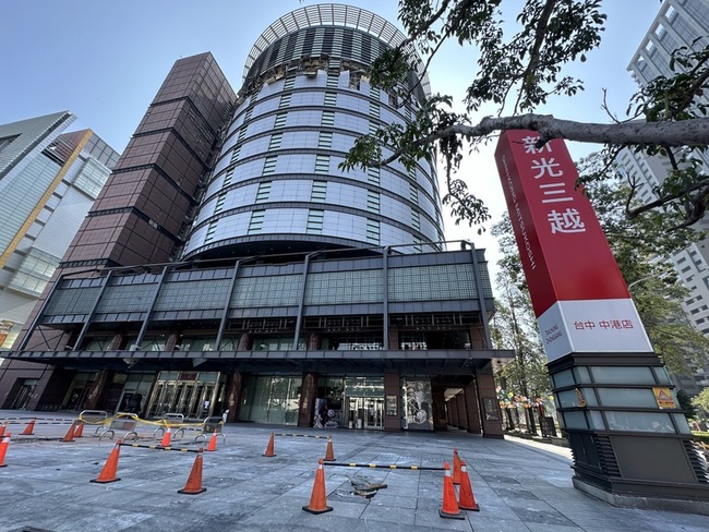 台中新光三越氣爆  消防：一瞬間完全燃燒未見火光 | 華視新聞