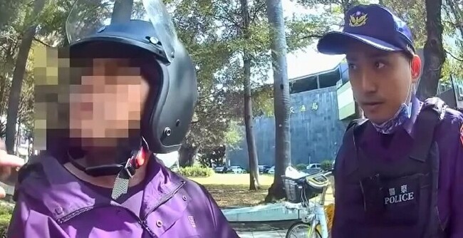 台中男連續隨機徒手毆打2女 遭警壓制法辦 | 華視新聞