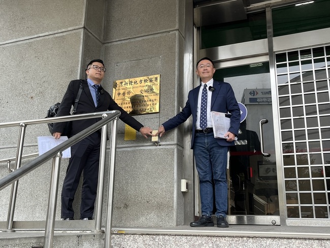 李坤城接獲陳情指罷免連署造假 赴新北檢按鈴提告 | 華視新聞