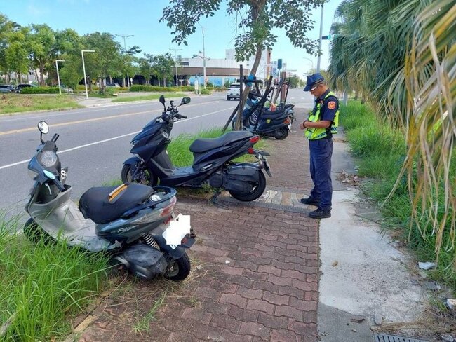 台東火車站機車亂象甚至違停人行道 警方加強取締 | 華視新聞