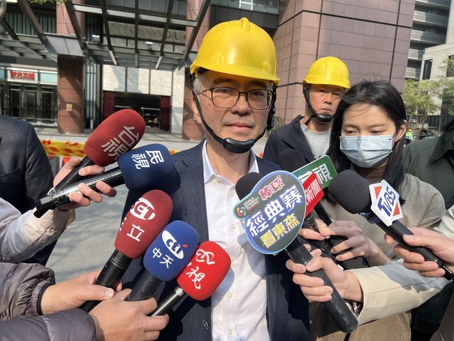 氣爆外牆危險附掛物未拆完 新光三越認罰不迴避 | 華視新聞