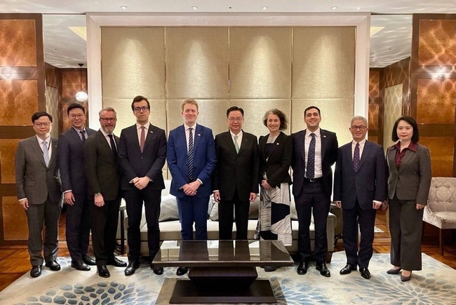 吳釗燮宴請台英國會小組 盼挺台推半導體供應鏈倡議 | 華視新聞