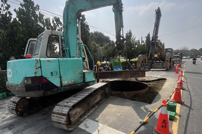 新營污水工程誤損管線 工作井緊急回填修復需2個月 | 華視新聞
