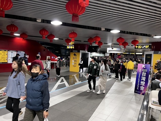 台灣燈會最後週末人次破200萬  機捷進出站順暢 | 華視新聞
