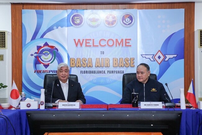 南海緊張局勢升溫 日防長訪菲參觀重要軍事基地 | 華視新聞