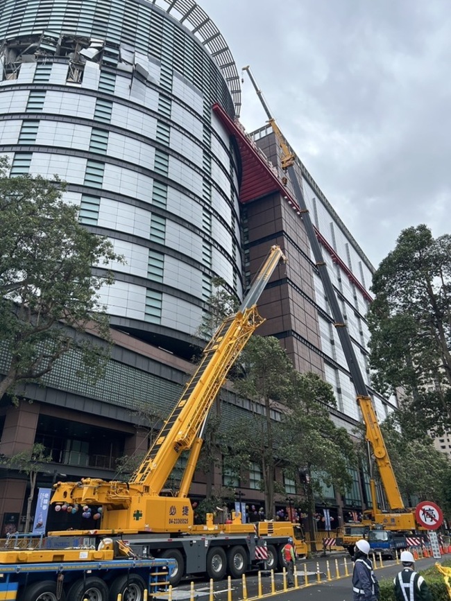 台中新光三越員工短期安置 謝英明：思考中尚無計畫 | 華視新聞