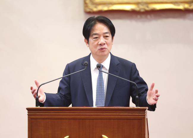 賴總統接見傑出店長 允全力助中小微型企業找通路 | 華視新聞