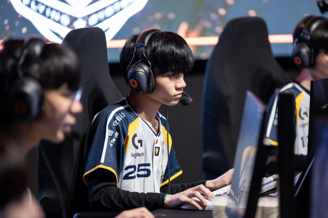 英雄聯盟CFO新星HongQ調整心態 破繭而出摘下FPOM | 華視新聞