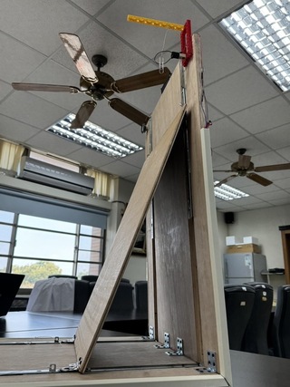 南投高中生設計居家地震防護 獲發明展選拔賽金牌