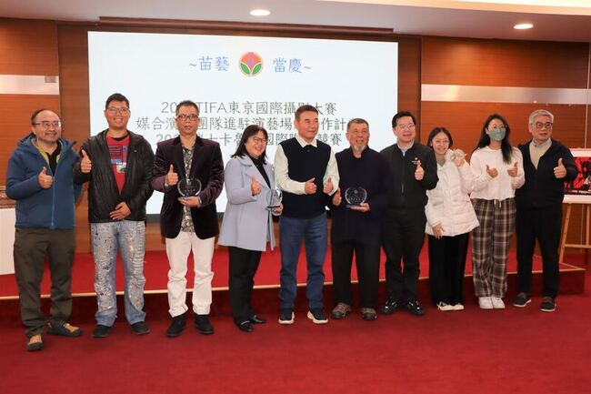 東京國際攝影大賽穿金戴銀  苗縣府表揚曾進發 | 華視新聞