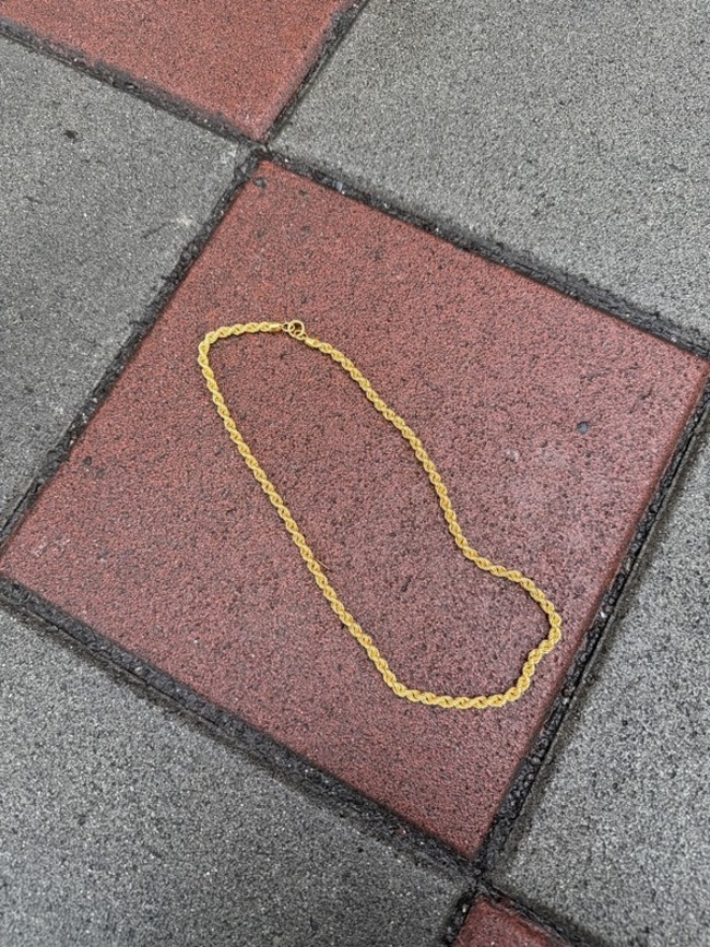 通緝犯搶銀樓金項鍊  熱心民眾緊追、北市警逮嫌 | 華視新聞