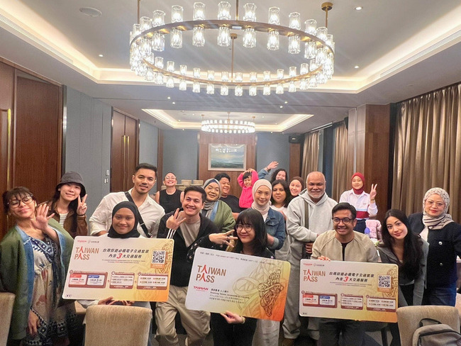 馬國媒體訪台賞燈 體驗Taiwan PASS跨域旅遊 | 華視新聞