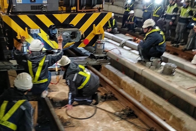 機捷凌晨吊掛作業車輪偏移 4列車380旅客受影響 | 華視新聞