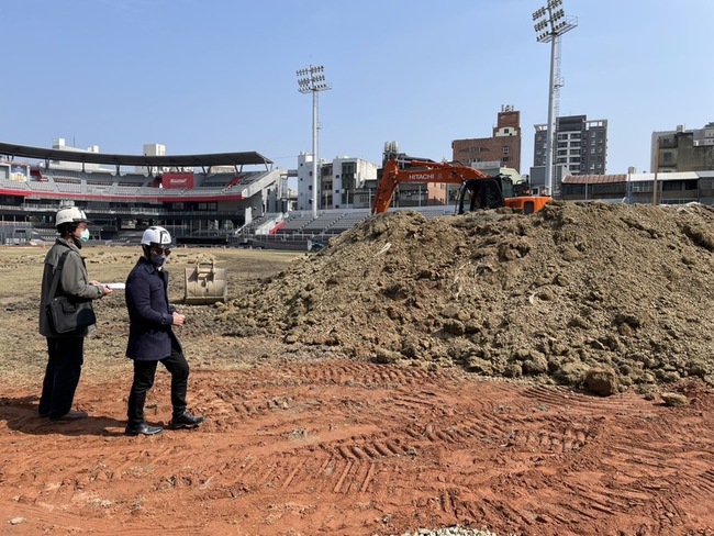 新竹棒球場遭指挖出建築廢棄物 竹檢：分案偵辦 | 華視新聞