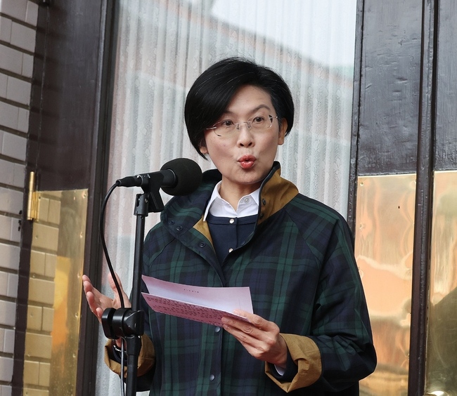 傳退出初選、脫黨參選高雄市長  林岱樺：非事實 | 華視新聞