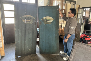 台南建材銀行助搶救  高雄百年老屋木門獲保存