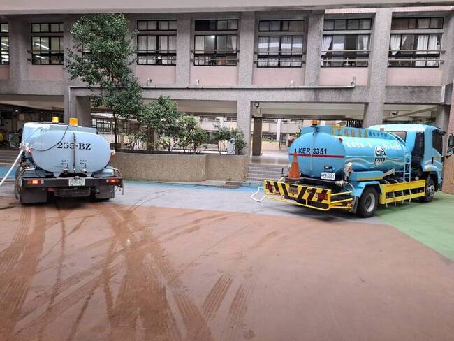 基隆武崙國小水管破損  緊急調水車供應 | 華視新聞