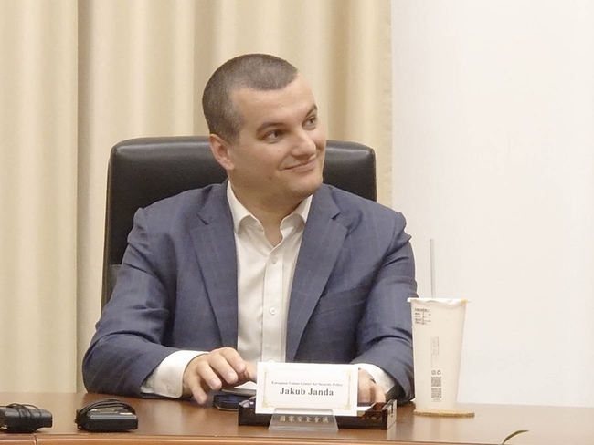 美對烏政策改變惹憂 捷克專家：川普不會出賣台灣 | 華視新聞