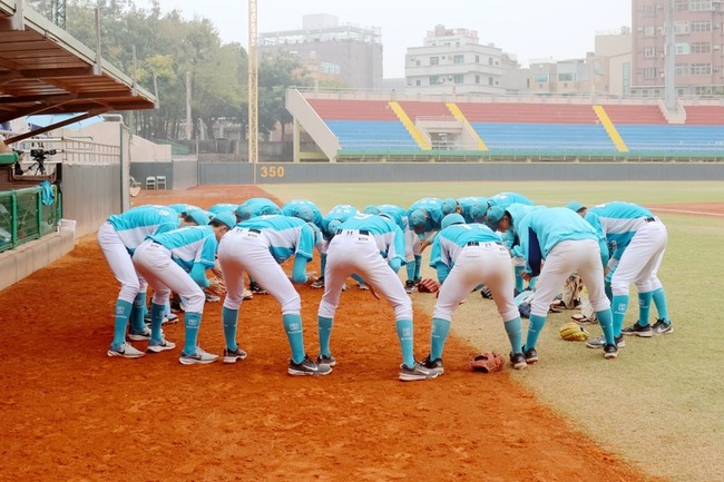 高中木棒聯賽張乙安完封勝 穀保拚3連霸剩一步 | 華視新聞