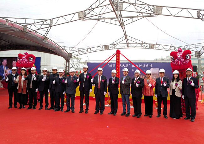 PCB龍頭廠設台灣總部 臻鼎沈慶芳：一天都不敢休息 | 華視新聞