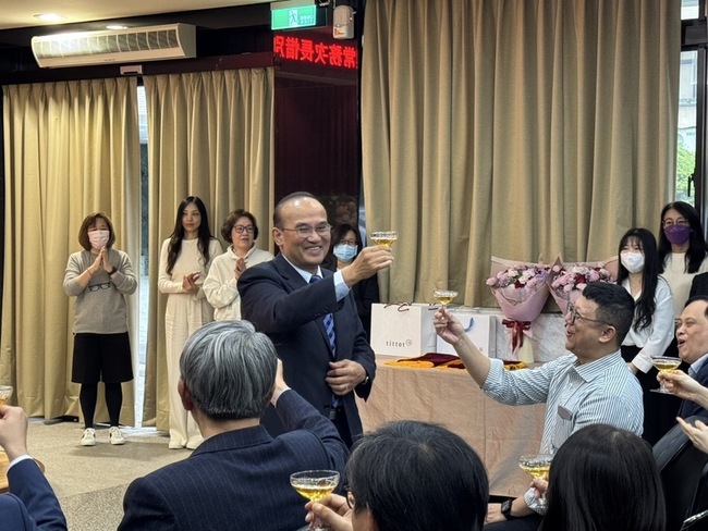 經濟部次長連錦漳退休 惜別會力挺能源署 | 華視新聞