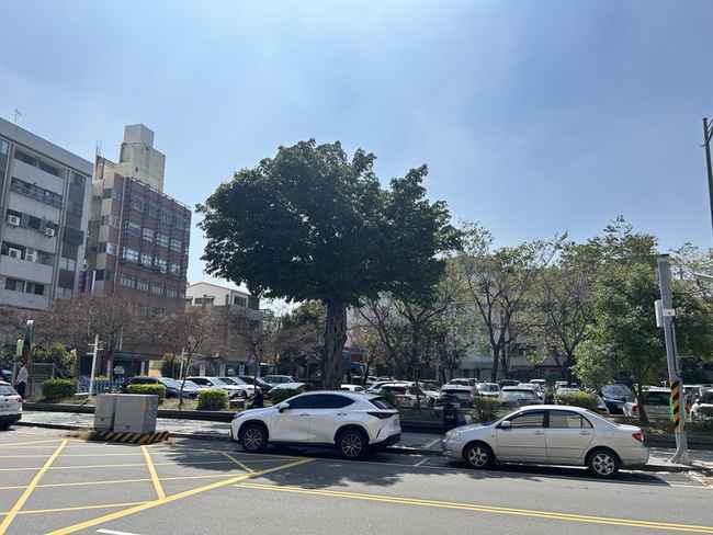 彰縣府旁規劃建立體停車場  原有平面停車場停用 | 華視新聞