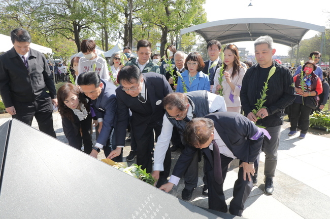 台南追思二二八 黃偉哲：堅持捍衛民主 | 華視新聞