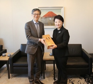 盧秀燕訪日拜會企業建築師  交流城市經營策略