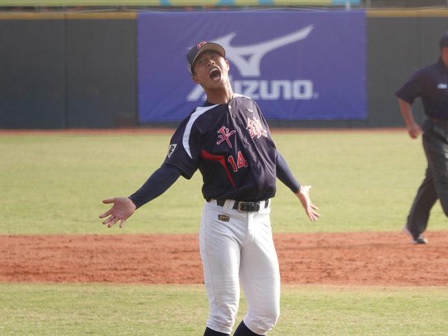 蔡辰瀧完成與爸爸約定 木棒聯賽MVP榮耀獻家人 | 華視新聞