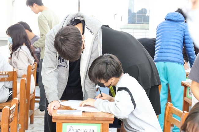 高雄市國民中學數學競賽  236名好手齊聚一堂 | 華視新聞