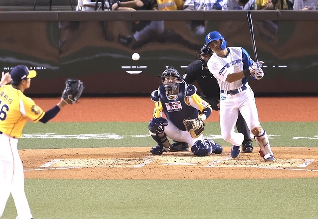 火腿隊野村佑希體驗台式應援稱有趣 愛台灣美食小吃 | 華視新聞