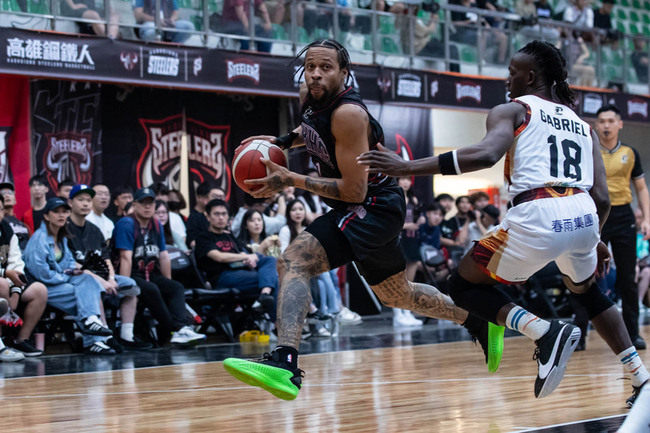 PLG艾賽亞最後一擊失手 獵鷹險勝鋼鐵人晉季後賽 | 華視新聞