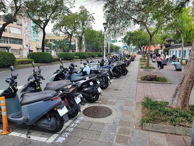 台北車站旁機車格計時收費  交通局：首日已見成效 | 華視新聞