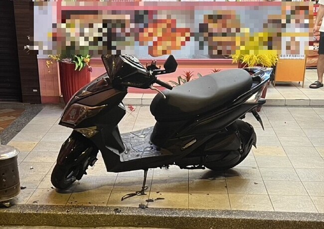 台中機車疑遭縱火 警鎖定對象追緝 | 華視新聞