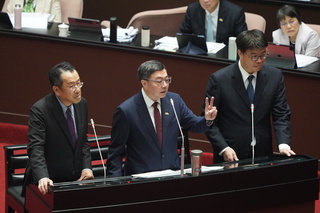 立委要求總統小孩回台當兵 卓榮泰批危言聳聽