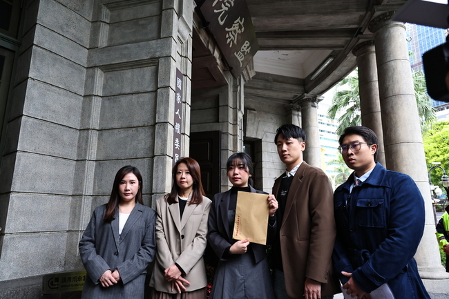 藍質疑罷免團體違法收取政治獻金  赴監察院檢舉 | 華視新聞