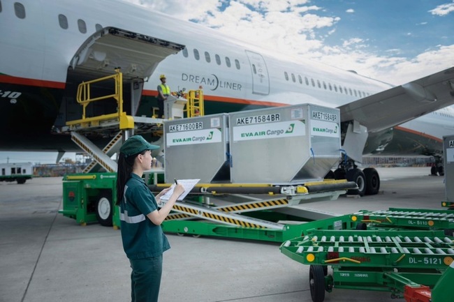 長榮航推動貨運數位化 台灣首家導入IATA標準 | 華視新聞