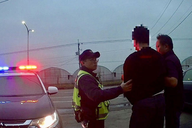 男流竄嘉南日租套房販毒 台南警直搗露營小木屋逮人 | 華視新聞