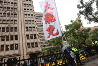 罷免吳沛憶團體控未收補件公文 中選會：領銜人沒領