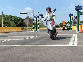 鼓勵參加機車駕訓考照  中市符資格者可領2800元