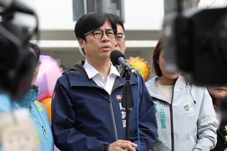 總預算、財劃法覆議案  陳其邁盼在野黨冷靜思考