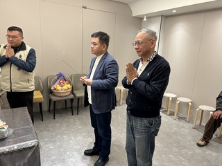 柯文哲父親病逝 立委莊瑞雄前往靈堂拈香致意