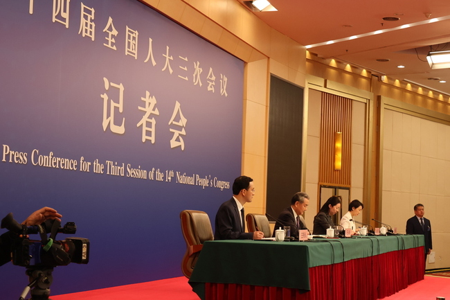 回應美俄對話 王毅：中俄關係不因一時一事而變 | 華視新聞