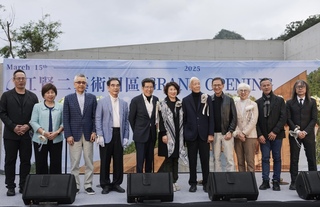 企業家贊助蓋房、捐畫  助江賢二藝術園區落成