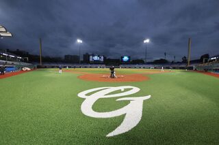 新莊棒球場整修完成  界外區更新為人工草皮