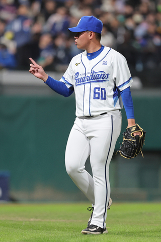 新莊測試賽曾峻岳登板燈光秀 WBCQ後還在適應用球