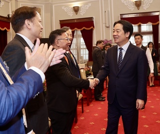 總統盼會計師助企業建立內控  邁向數位轉型淨零轉型