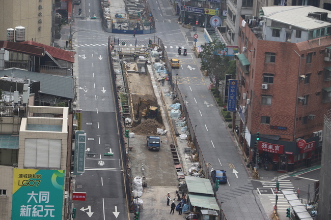 捷運萬大線施工圍籬退縮 估2026年分段退縮 | 華視新聞